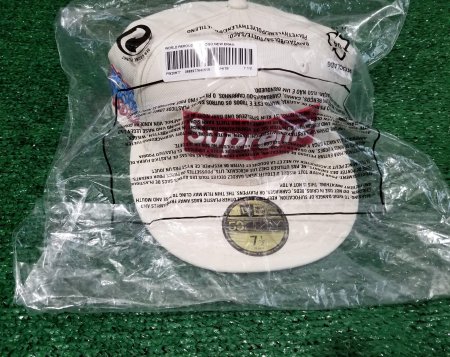 supreme famous white hat 7.5